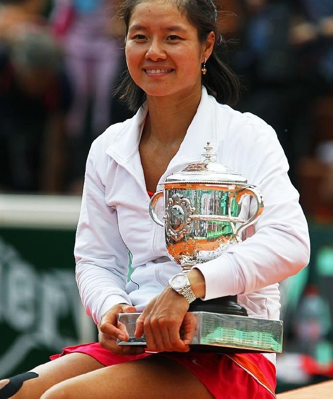 李娜法网夺冠的争议球_李娜 法网