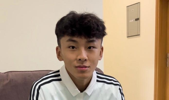 开幕式护旗手_揭幕战上的中国小护旗手们