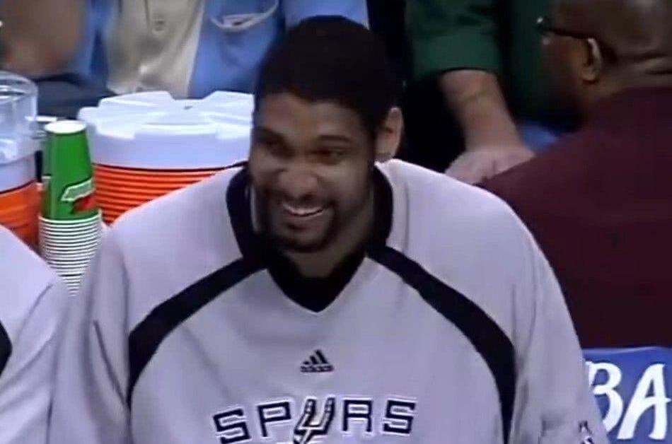 邓肯因为笑被发出场外_邓肯因笑被罚出场