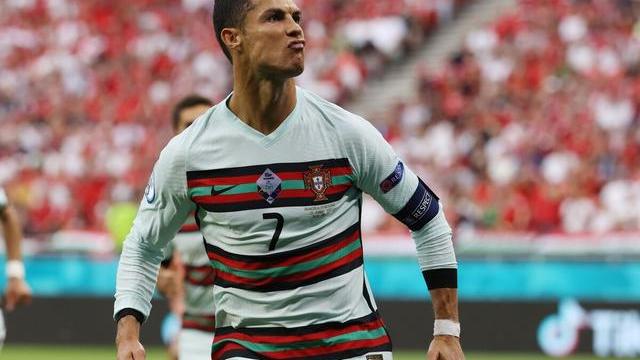 c罗双响葡萄牙2:0瑞典_C罗双响 葡萄牙3-0匈牙利