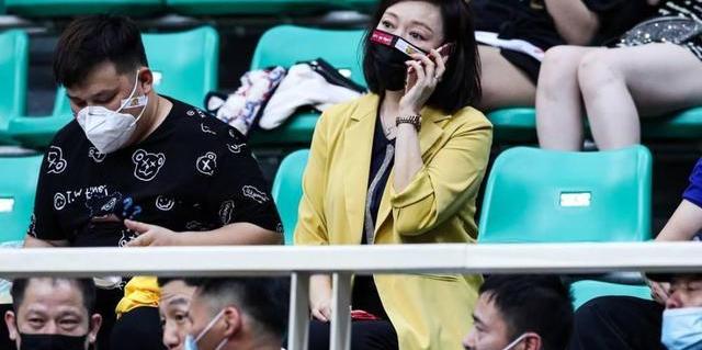 胡明轩妈妈照片胡明轩小时候照片(胡明轩妈妈照片)